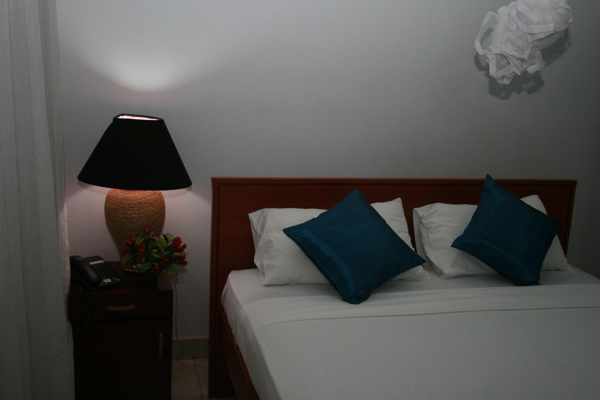 Blue Gum Hotel Ja-Ela Ngoại thất bức ảnh