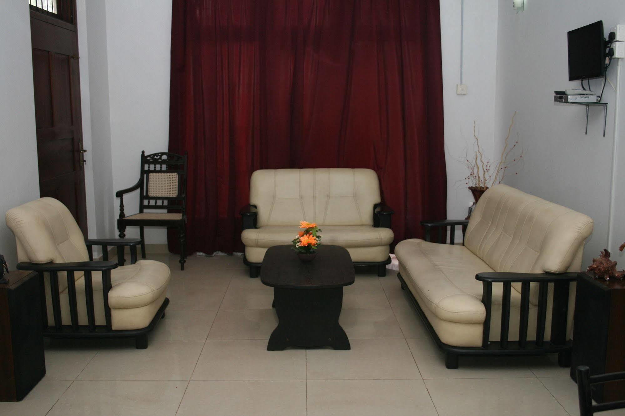 Blue Gum Hotel Ja-Ela Ngoại thất bức ảnh
