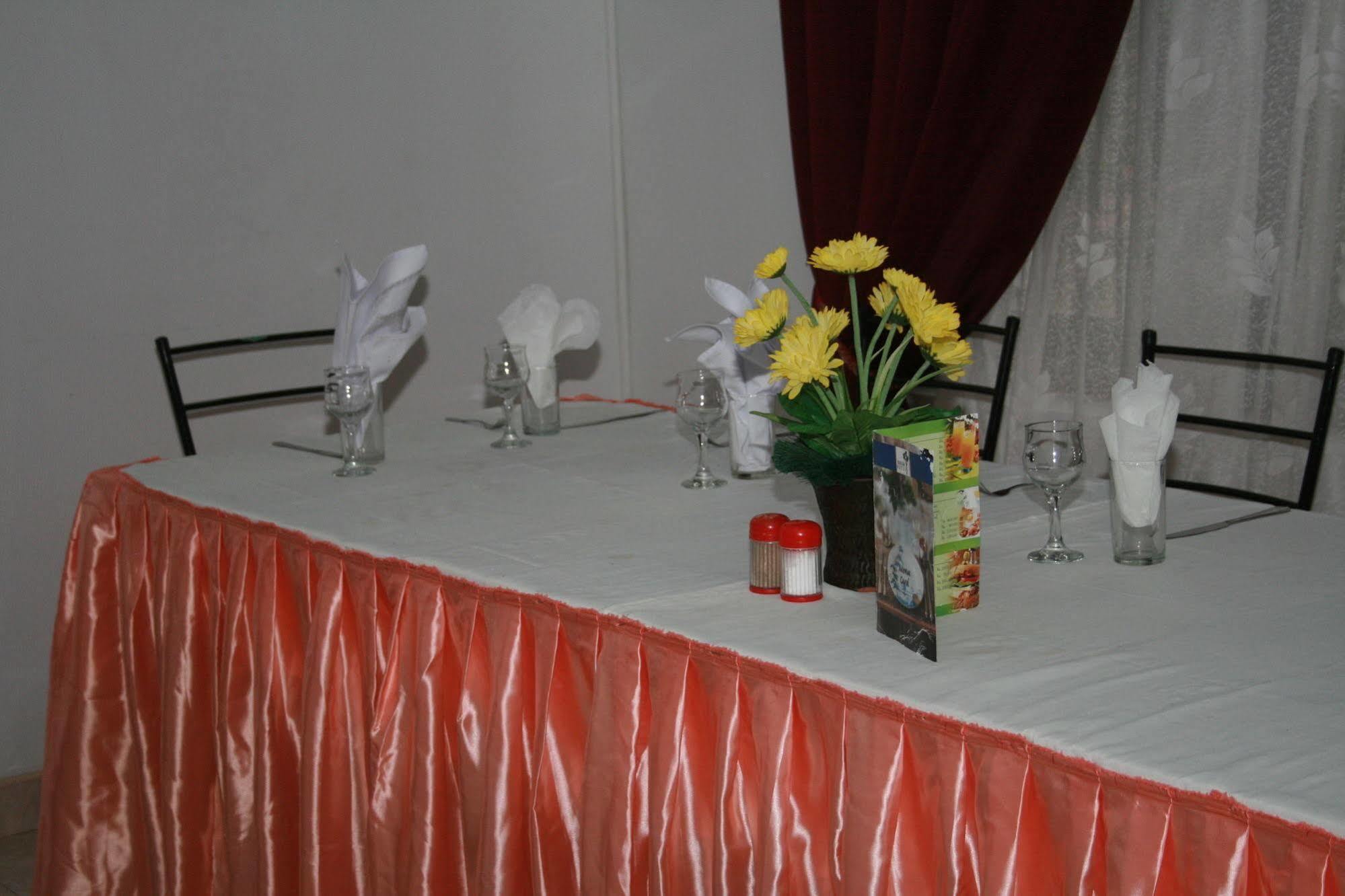 Blue Gum Hotel Ja-Ela Ngoại thất bức ảnh